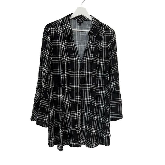 torrid Fit & Flare Black Button Up Shirt Size L (0) - Picture 2 of 11